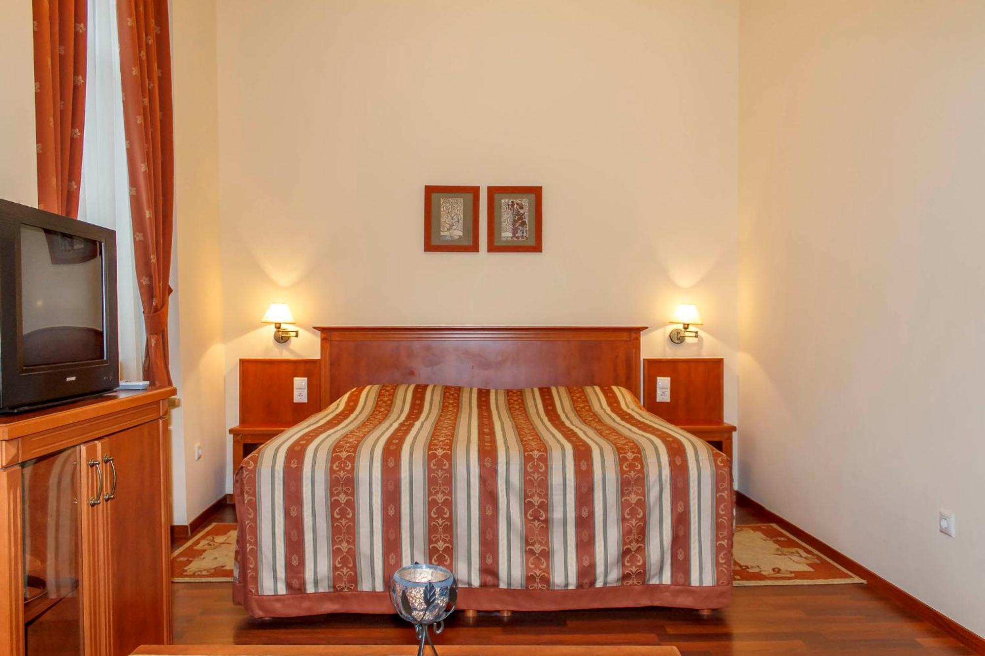 Pannon Hotel Bejelentkezes 20 Oraig, Check-In Until 20 O'Clock, Einchecken Bis 20 Uhr Mohács Εξωτερικό φωτογραφία
