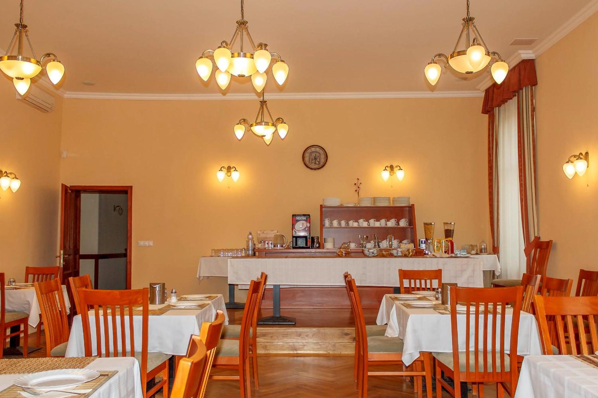 Pannon Hotel Bejelentkezes 20 Oraig, Check-In Until 20 O'Clock, Einchecken Bis 20 Uhr Mohács Εξωτερικό φωτογραφία