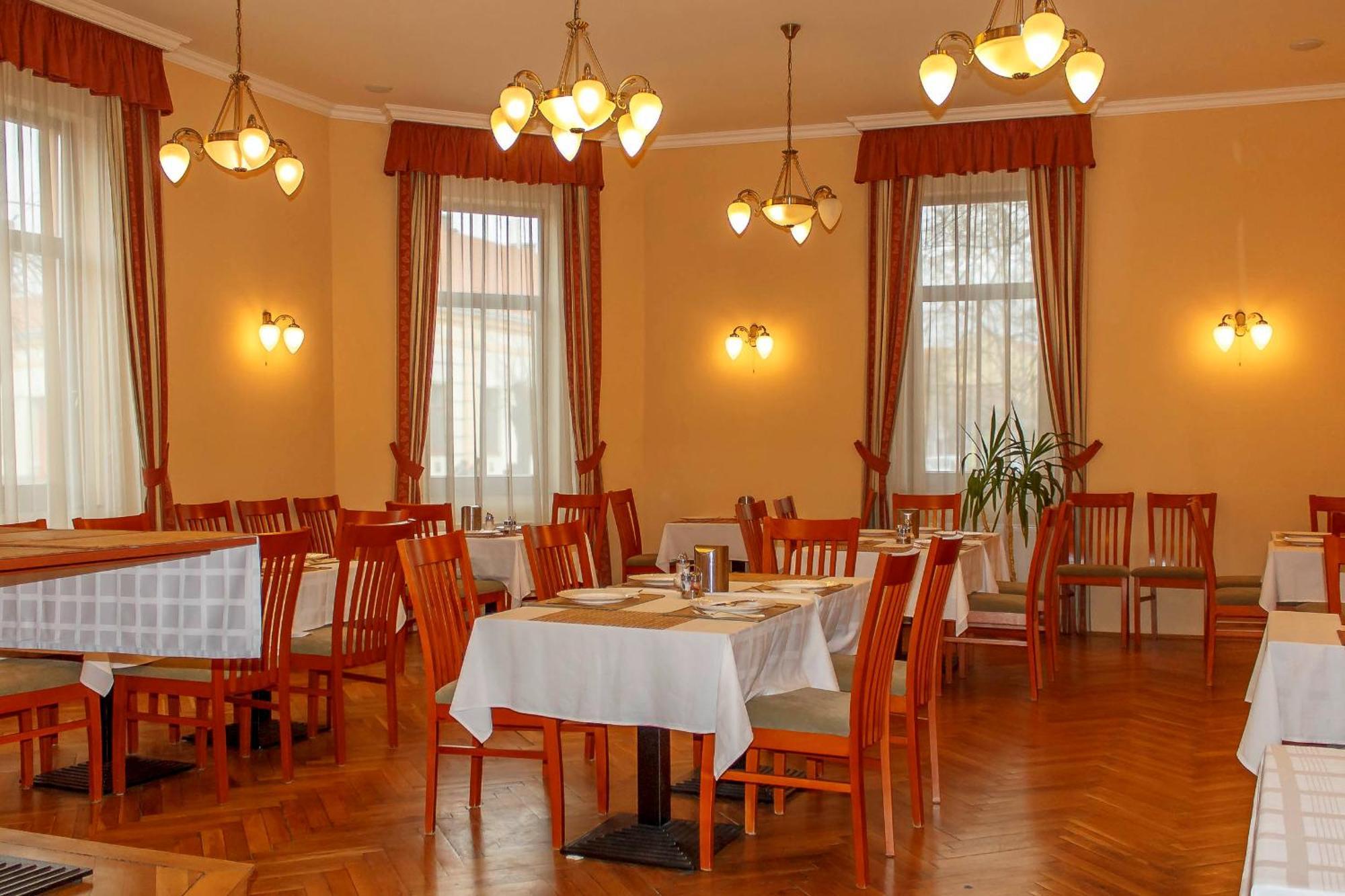 Pannon Hotel Bejelentkezes 20 Oraig, Check-In Until 20 O'Clock, Einchecken Bis 20 Uhr Mohács Εξωτερικό φωτογραφία