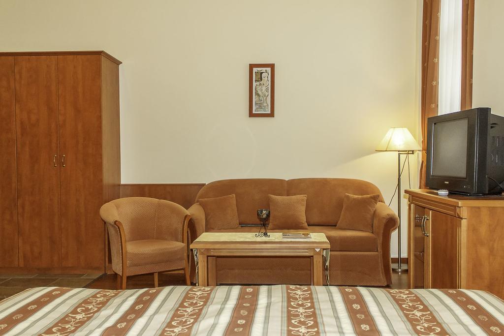 Pannon Hotel Bejelentkezes 20 Oraig, Check-In Until 20 O'Clock, Einchecken Bis 20 Uhr Mohács Εξωτερικό φωτογραφία