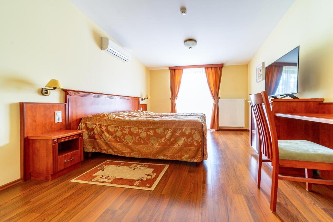 Pannon Hotel Bejelentkezes 20 Oraig, Check-In Until 20 O'Clock, Einchecken Bis 20 Uhr Mohács Εξωτερικό φωτογραφία
